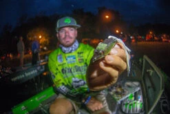 Abu Garcia Adrian Avenas Fantasista Premier / REVO4 Rocket RH Frog Casting Combo -Fishing Shop adrian avenas abu garcia fnpc73 7 revo4 rocket frog casting combo 00531.1651242878